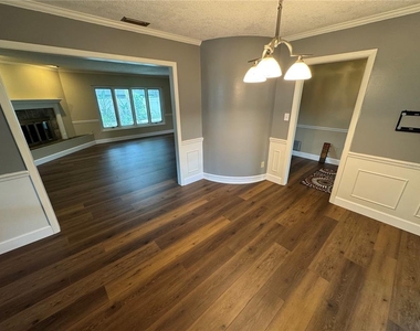 1903 Collier Drive - Photo Thumbnail 3