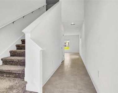 1713 White Water Court - Photo Thumbnail 6