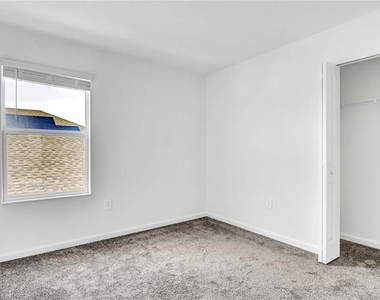 1713 White Water Court - Photo Thumbnail 25