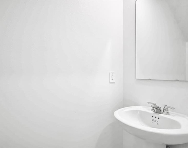 1713 White Water Court - Photo Thumbnail 7
