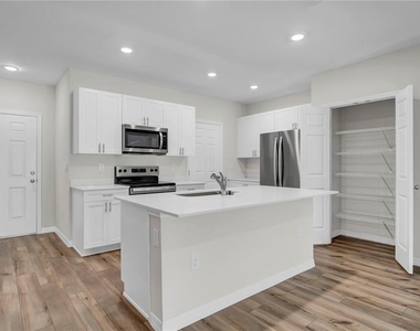 4321 Hillock Boulevard - Photo Thumbnail 8