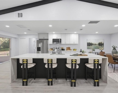 300 E Sweetwater Creek Drive - Photo Thumbnail 2