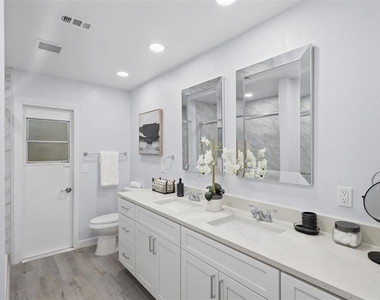 300 E Sweetwater Creek Drive - Photo Thumbnail 14