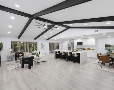 300 E Sweetwater Creek Drive - Photo Thumbnail 3