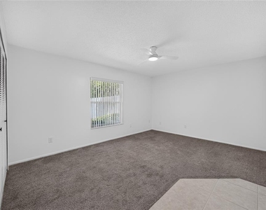 102 Edgewater Circle - Photo Thumbnail 9