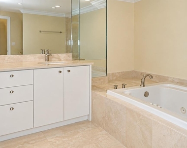 16500 Collins Avenue - Photo Thumbnail 4