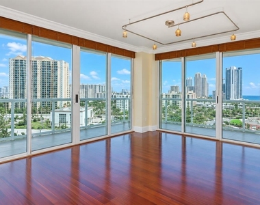 16500 Collins Avenue - Photo Thumbnail 7