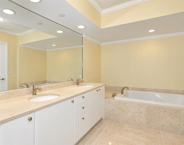 16500 Collins Avenue - Photo Thumbnail 5