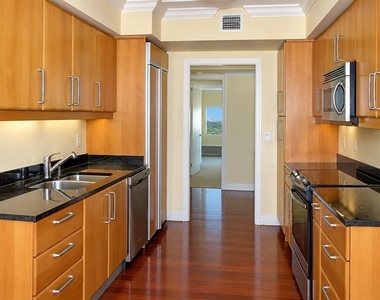 16500 Collins Avenue - Photo Thumbnail 3