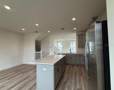 15027 Groveside Road - Photo Thumbnail 8