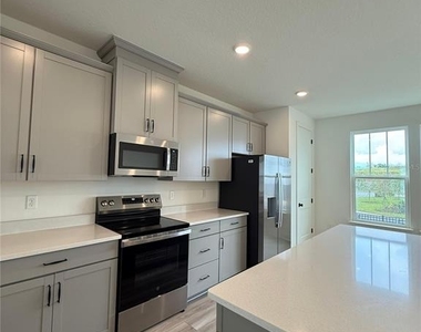 15027 Groveside Road - Photo Thumbnail 9