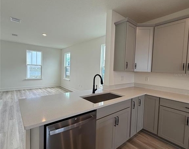 15027 Groveside Road - Photo Thumbnail 11