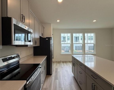 15027 Groveside Road - Photo Thumbnail 14