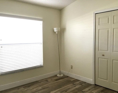 176 Dahlia Village Circle - Photo Thumbnail 9