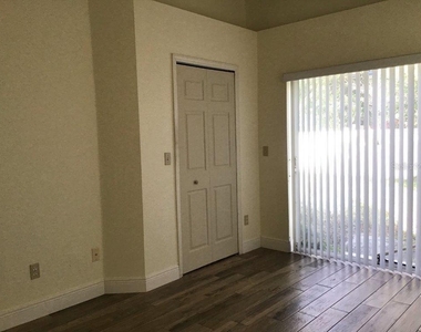 176 Dahlia Village Circle - Photo Thumbnail 7