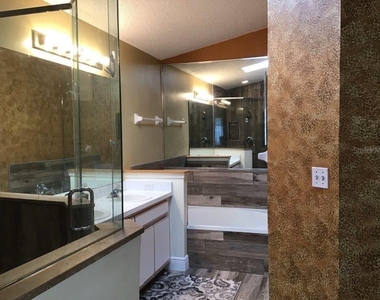 176 Dahlia Village Circle - Photo Thumbnail 10