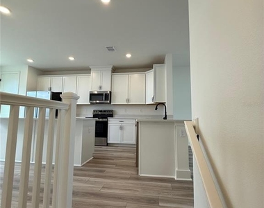 15051 Groveside Road - Photo Thumbnail 7