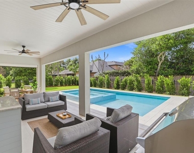 1750 Carollee Lane - Photo Thumbnail 4