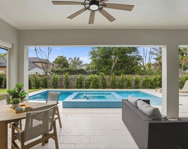 1750 Carollee Lane - Photo Thumbnail 3