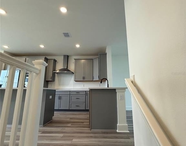 15039 Groveside Road - Photo Thumbnail 4