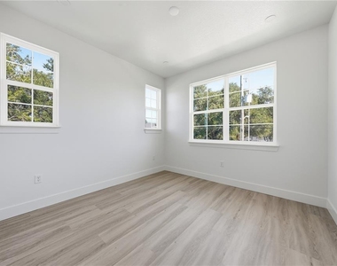 1514 Wilson Avenue - Photo Thumbnail 18