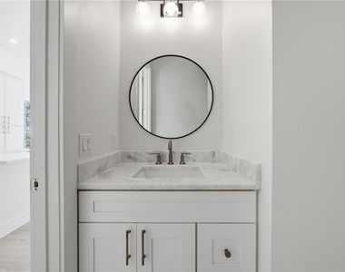 1514 Wilson Avenue - Photo Thumbnail 30