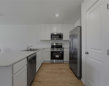 2412 Bevel Lane - Photo Thumbnail 6