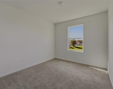 2412 Bevel Lane - Photo Thumbnail 9