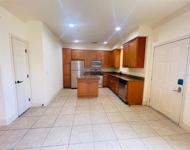 2646 Bella Vista Drive - Photo Thumbnail 4
