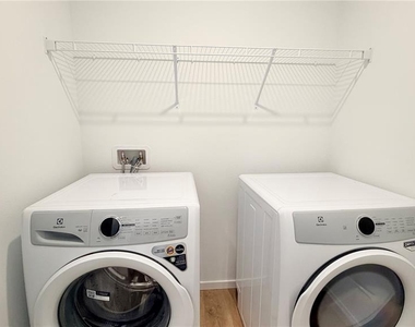 615 Artemis Street - Photo Thumbnail 17