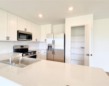615 Artemis Street - Photo Thumbnail 26