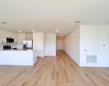 615 Artemis Street - Photo Thumbnail 23