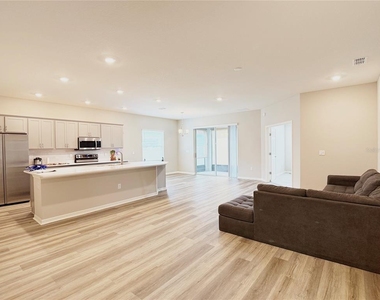 4510 Rapallo Avenue - Photo Thumbnail 2