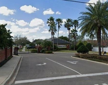 350 Lake Amberleigh Drive - Photo Thumbnail 2