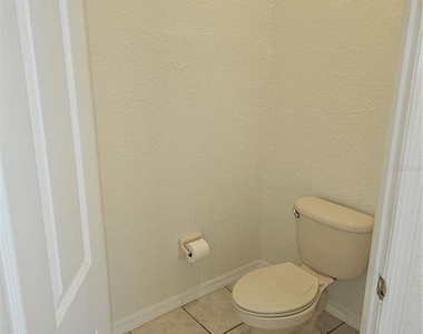350 Lake Amberleigh Drive - Photo Thumbnail 20