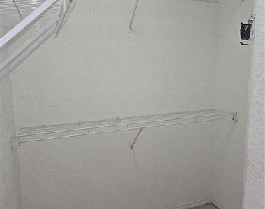 350 Lake Amberleigh Drive - Photo Thumbnail 24