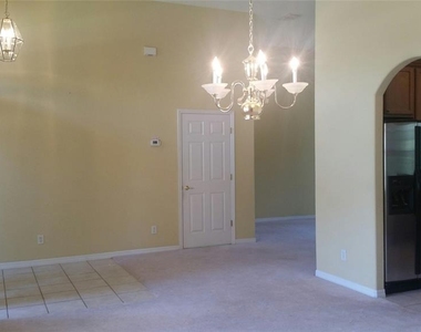 350 Lake Amberleigh Drive - Photo Thumbnail 4