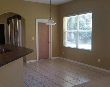 350 Lake Amberleigh Drive - Photo Thumbnail 8