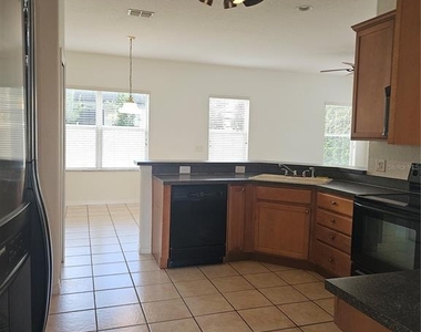 350 Lake Amberleigh Drive - Photo Thumbnail 12