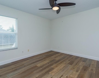 606 Buckhaven Loop - Photo Thumbnail 19