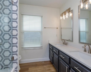 606 Buckhaven Loop - Photo Thumbnail 20