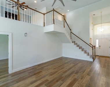 606 Buckhaven Loop - Photo Thumbnail 6