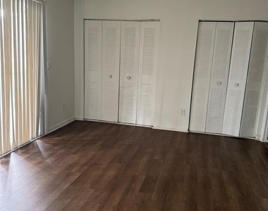 2336 Huntington Green Court - Photo Thumbnail 25