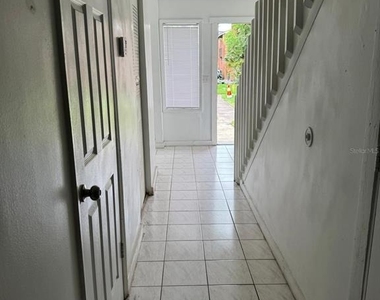 2336 Huntington Green Court - Photo Thumbnail 9