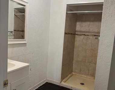 2336 Huntington Green Court - Photo Thumbnail 24