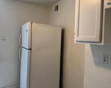 2336 Huntington Green Court - Photo Thumbnail 6