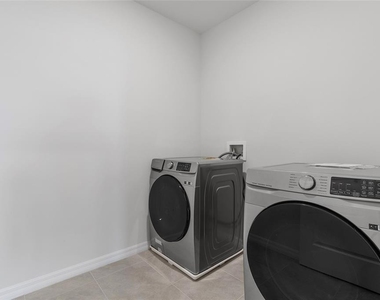 326 Caryota Court - Photo Thumbnail 26