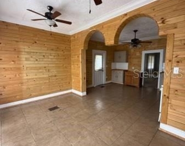 375 W Bay Avenue - Photo Thumbnail 7