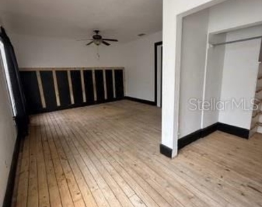 375 W Bay Avenue - Photo Thumbnail 13