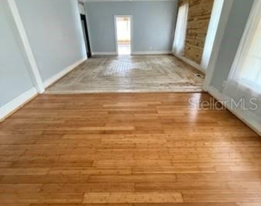 375 W Bay Avenue - Photo Thumbnail 10
